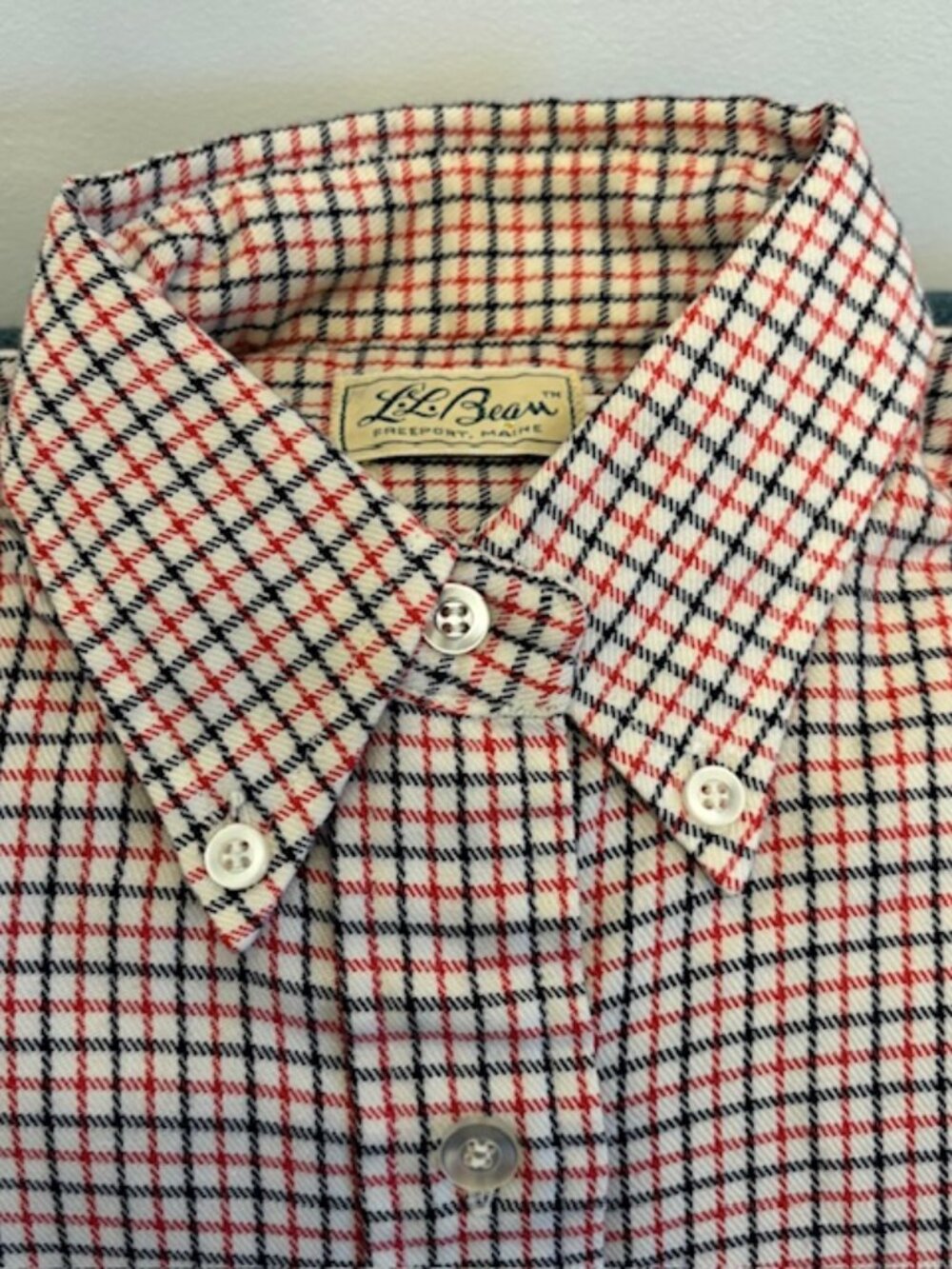 Vintage Women's LL Bean Button Up Collared Shirt Plaid Combed Cotton Red Black